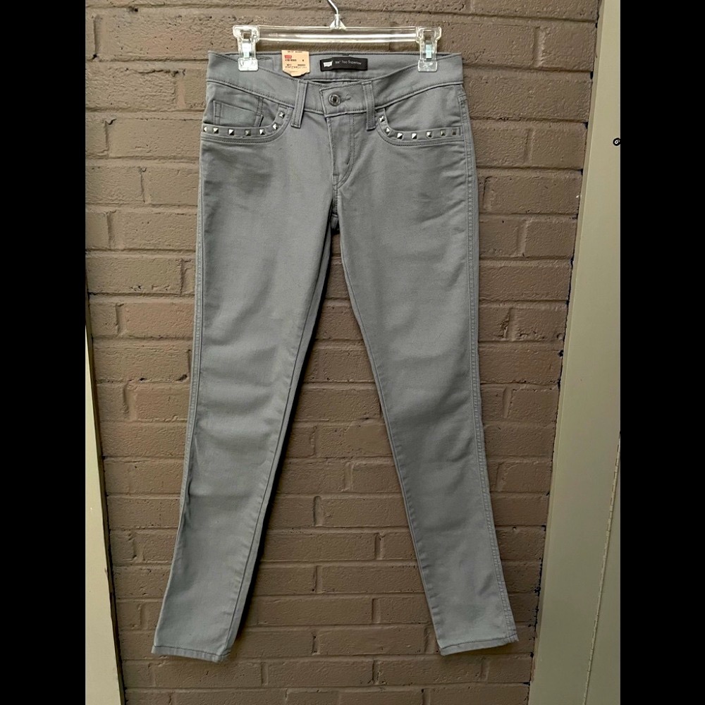 Levi’s NWT gray skinny stud pocket jeans  8